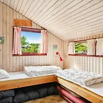 Authentic And Cosy With Enclosed Garden, Covered Terrace And Annex Just A Few Minutes Walk From The And Close To Forest And エーベルトフト