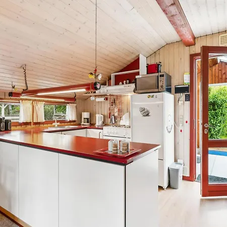 Authentic And Cosy With Enclosed Garden, Covered Terrace And Annex Just A Few Minutes Walk From The And Close To Forest And