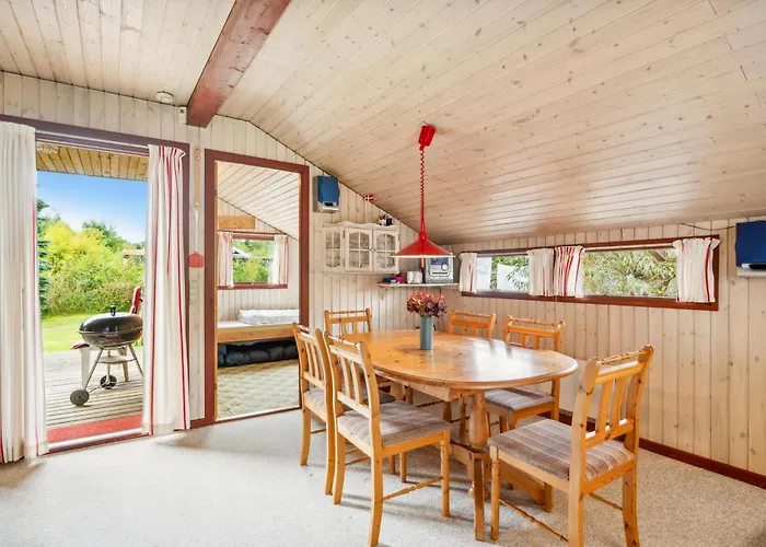 Сasa de vacaciones Authentic And Cosy With Enclosed Garden, Covered Terrace And Annex Just A Few Minutes Walk From The And Close To Forest And Ebeltoft